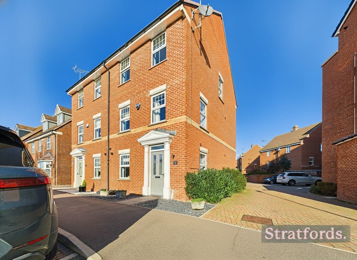 Drayhorse Crescent, Woburn Sands, MK17